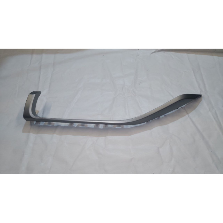 НАКЛАДКА РЕШЕТКИ НИЖНЯЯ ПРАВАЯ, 14340115-00