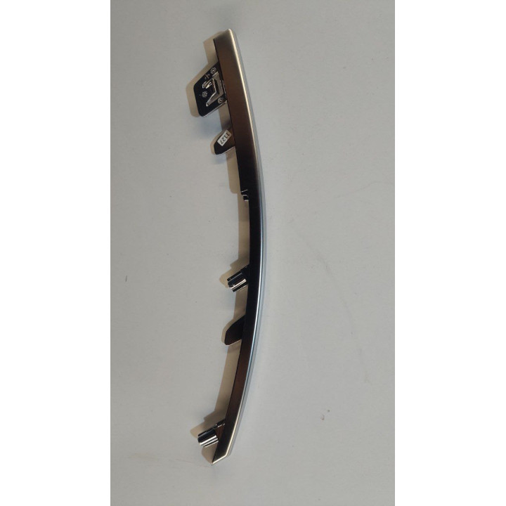 ПРАВАЯ ХРОМИРОВАНАЯ НАКЛАДКА ПЕРЕДНЕЙ РЕШЕТКИ, 13330581-00