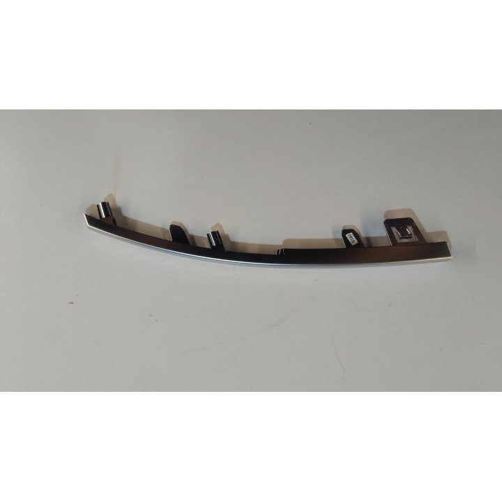 ПРАВАЯ ХРОМИРОВАНАЯ НАКЛАДКА ПЕРЕДНЕЙ РЕШЕТКИ, 13330575-00